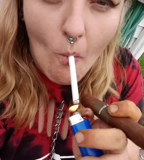 Image 14689998 from extremesmokingqueen