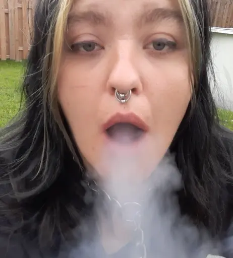 Image 14689958 from extremesmokingqueen
