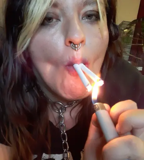 Image 14689519 from extremesmokingqueen
