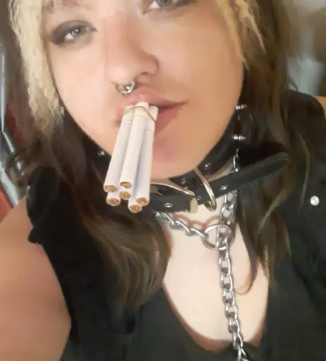 Image 14689505 from extremesmokingqueen