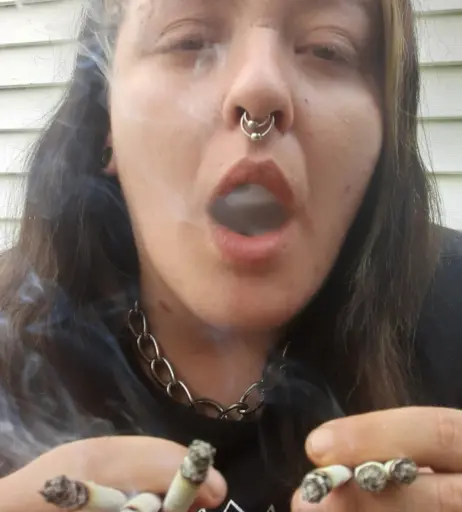 Image 14689504 from extremesmokingqueen