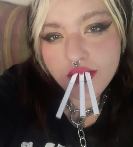 Image 14689541 from extremesmokingqueen