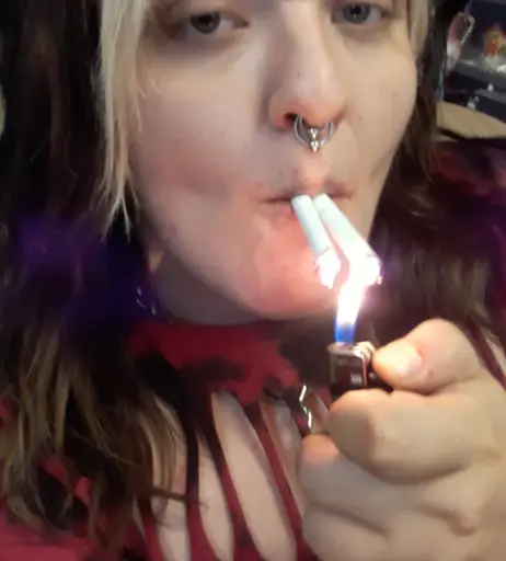 Image 14689573 from extremesmokingqueen