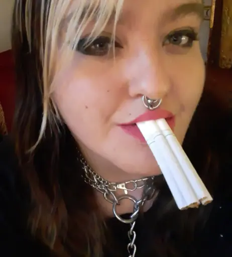 Image 14689421 from extremesmokingqueen