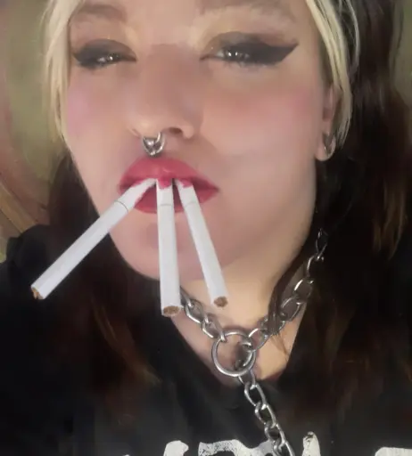 Image 14689466 from extremesmokingqueen