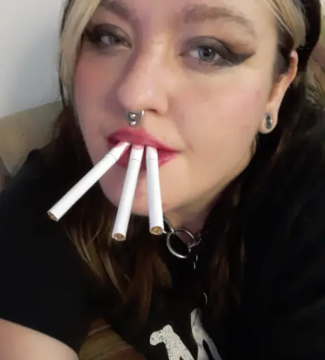 Image 14689469 from extremesmokingqueen