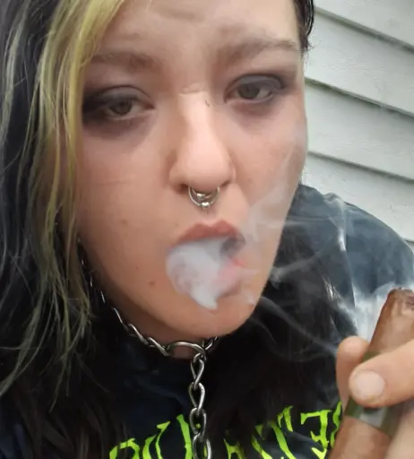 Image 14689664 from extremesmokingqueen