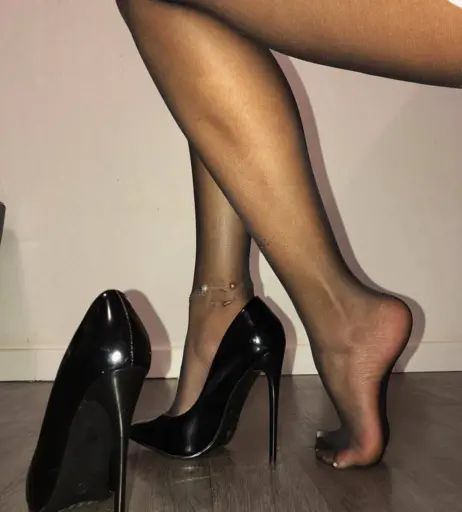 Image 14588344 from mariefrenchfeetgirlfree