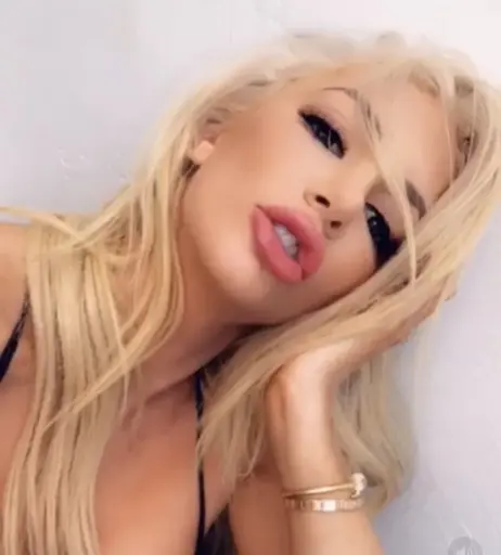Image 1403361 from Nicolette Shea