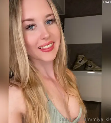 Image 1599783 from Mia Peach