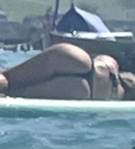 Image 1641152 from Candids