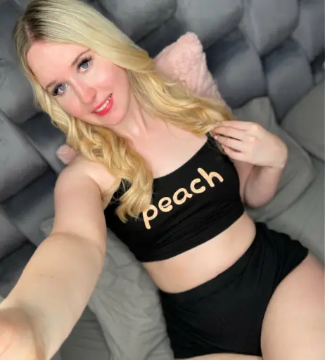 Image 1603201 from Mia Peach