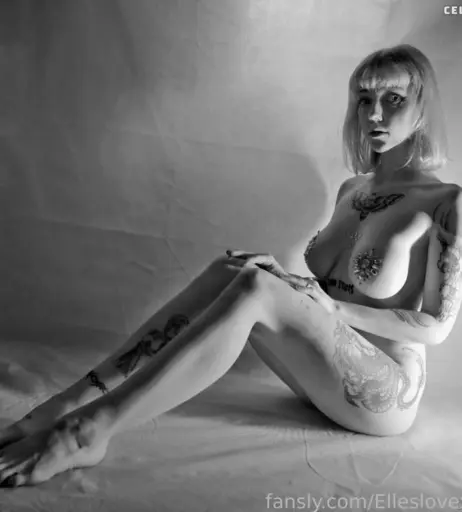 Image 1791591 from Elles