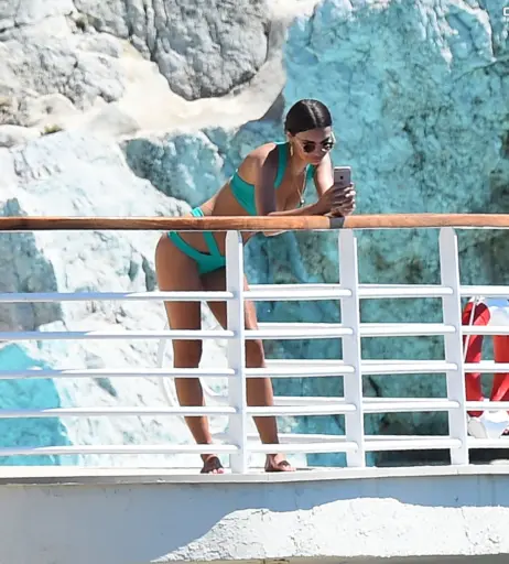 Image 1791622 from Emily Ratajkowski