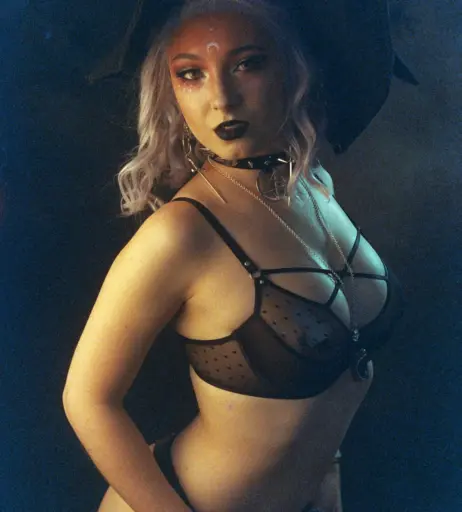 Image 1792068 from fallcos1