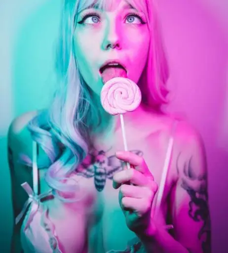 Image 1790705 from Elles