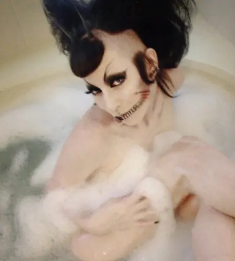 Image 1790964 from Razor Candi