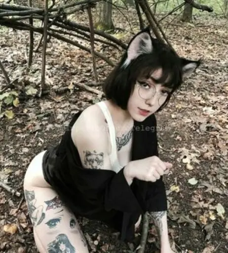 Image 1781265 from Elles