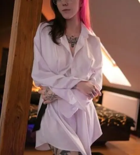 Image 1780862 from Elles