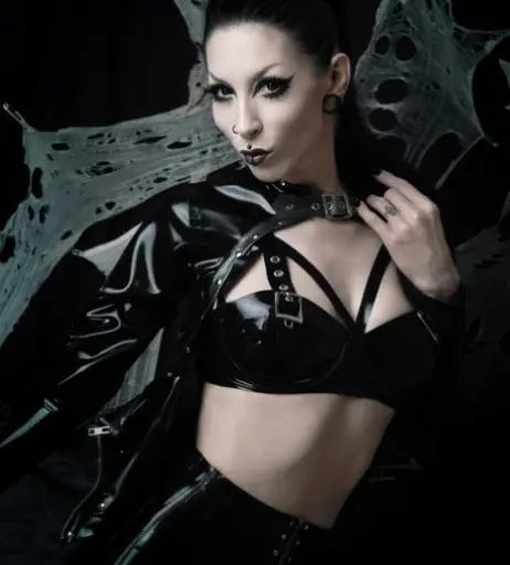 Image 1788415 from Razor Candi