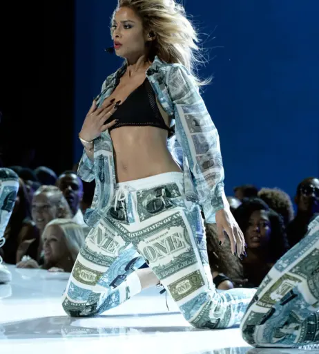 Image 1774558 from Ciara