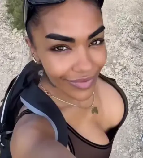 Image 1765625 from Alicia Awa