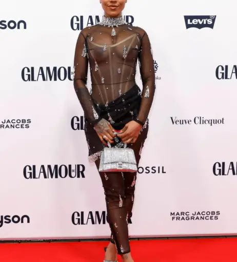 Image 1763600 from Alicia Awa