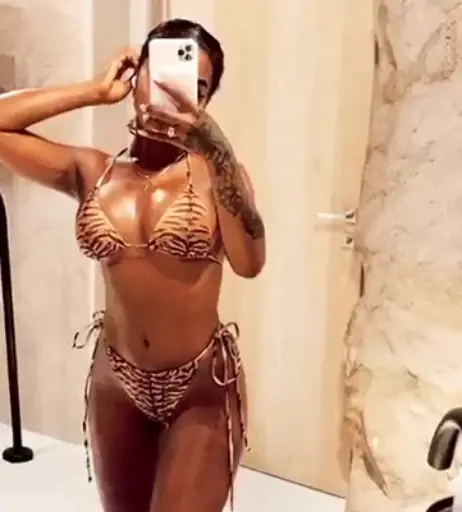 Image 1763093 from Alicia Awa