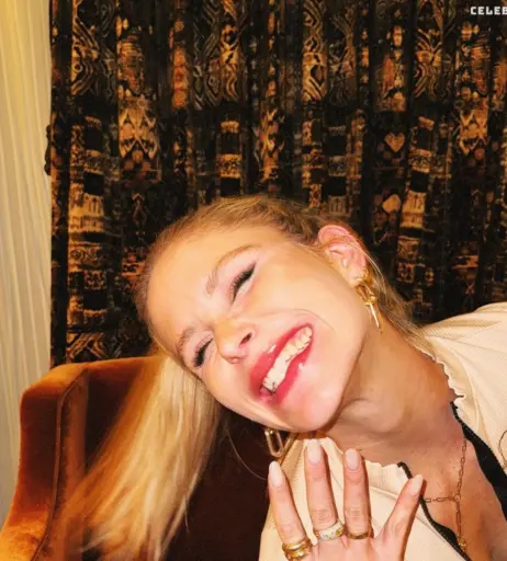 Image 1763054 from Erin Moriarty