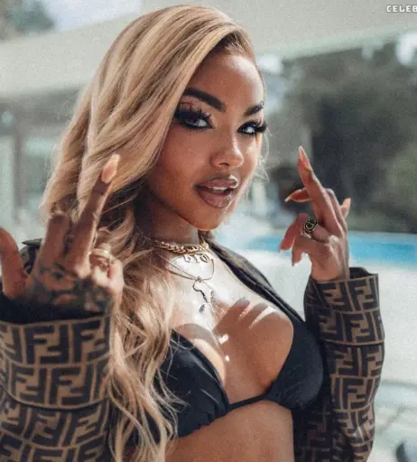 Image 1760528 from Alicia Awa