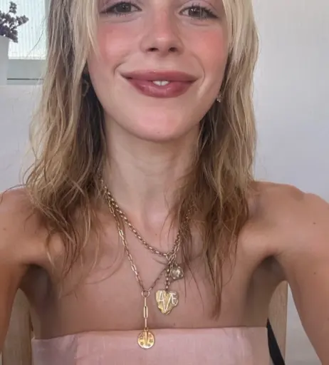 Image 1760920 from Kiernan Shipka
