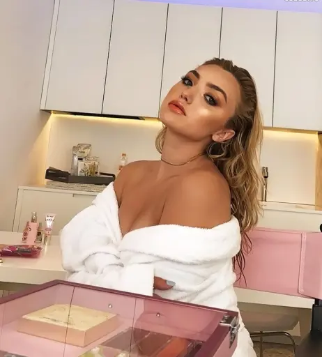 Image 1755886 from Peyton List