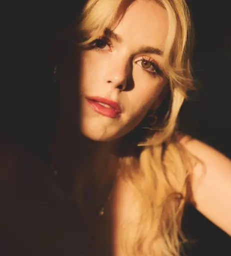 Image 1755331 from Kiernan Shipka