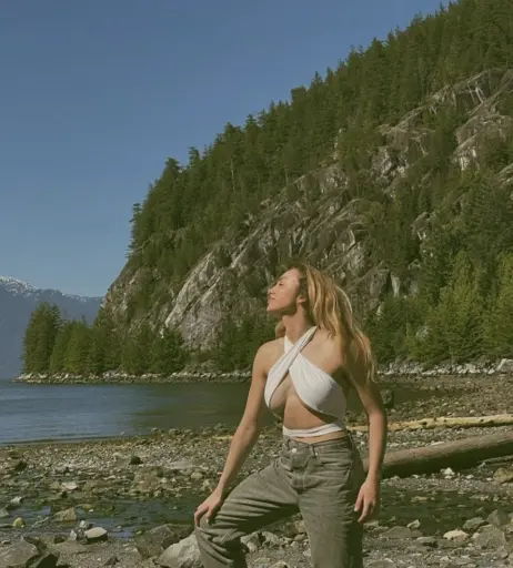 Image 1757932 from Peyton List