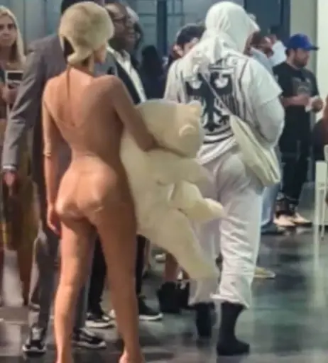 Image 1751570 from Bianca Censori