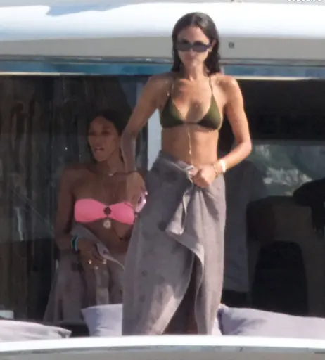 Image 1753664 from Eiza González