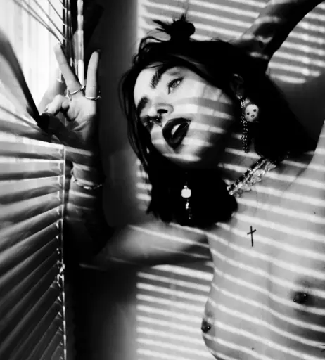 Image 1750478 from Mare Cirko