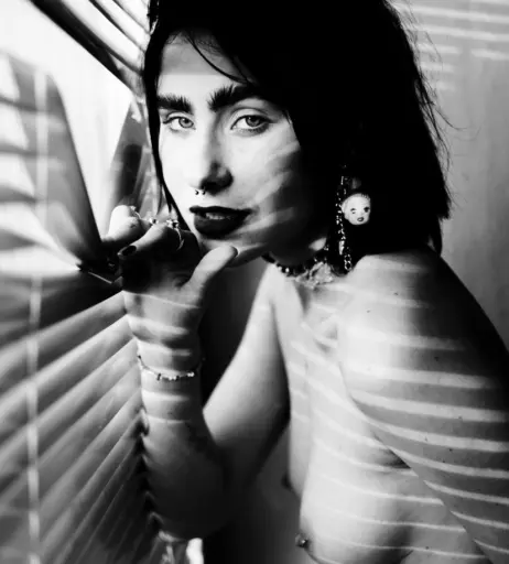 Image 1750437 from Mare Cirko