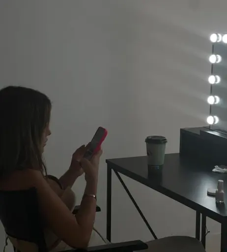 Image 1759412 from Kim Gloss