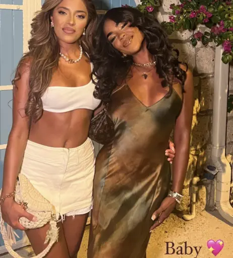 Image 1759307 from Alicia Awa