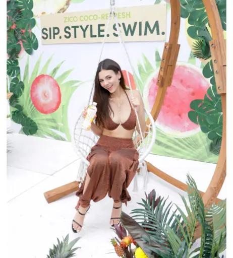 Image 1758089 from Victoria Justice
