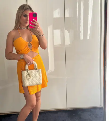 Image 1758245 from Kim Gloss