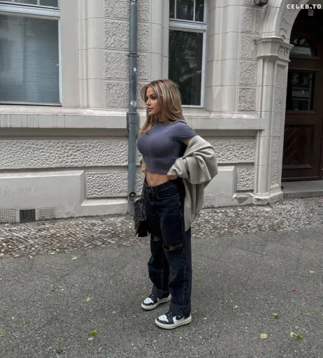 Image 1758273 from Kim Gloss