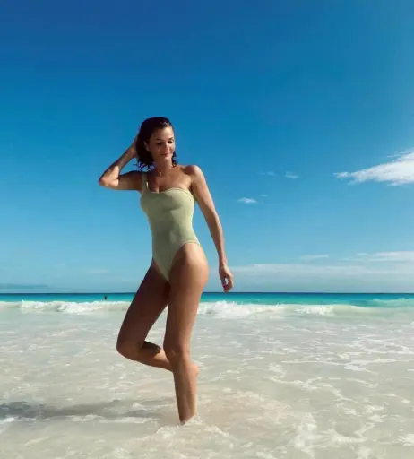 Image 1747018 from Helena Christensen