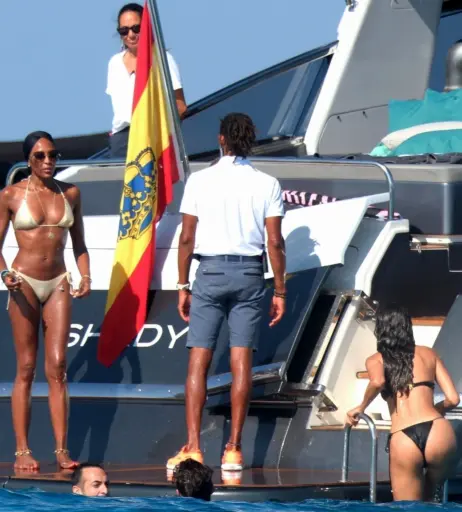 Image 1747235 from Eiza González