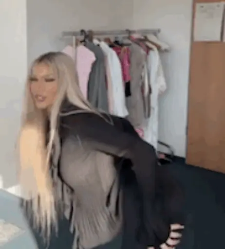 Image 1741316 from Shirin David