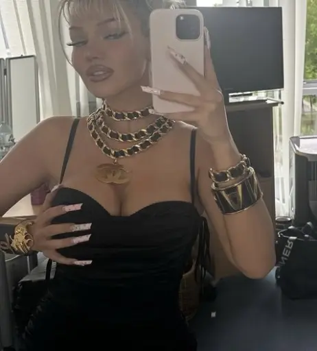 Image 1740471 from Shirin David