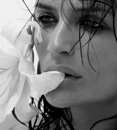 Image 1749120 from Helena Christensen
