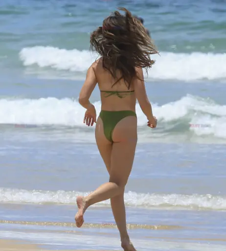 Image 1749215 from Alison Brie