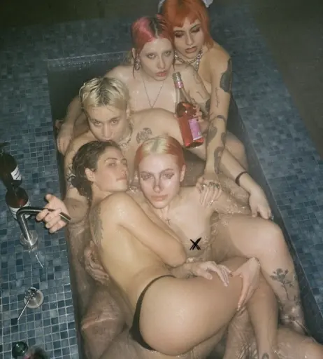 Image 1749912 from Mare Cirko